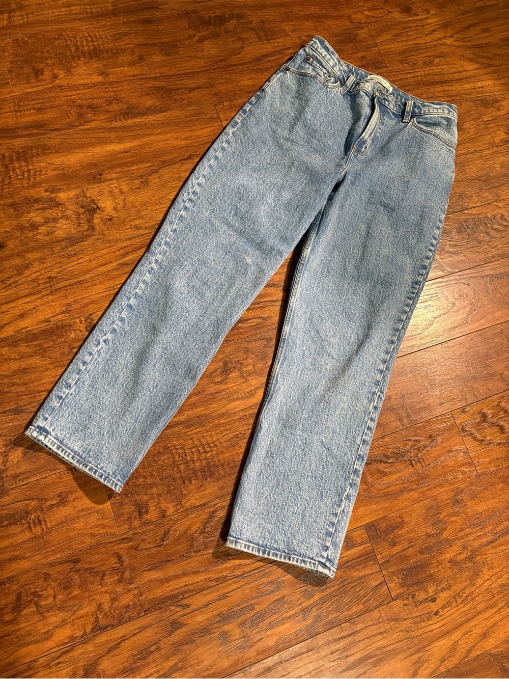 Abercrombie & Fitch women’s size 8s 90s straight ultra high rise jeans